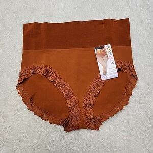 NWT Joyspun Women's Shape & Smooth Lace Trim Brief Size XL Brown Light Support